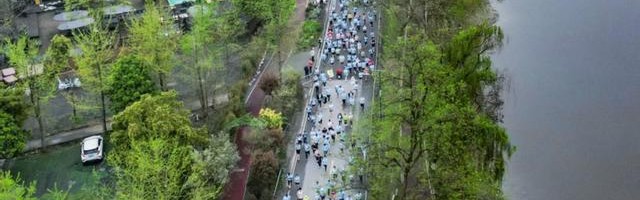 必赢体育登录入口-成都：一场“小村跑”，一篇“大文章”